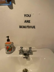 Ogledalce, ogledalce